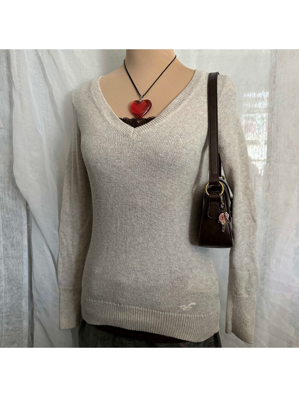 cream hollister fitted y2k sweater